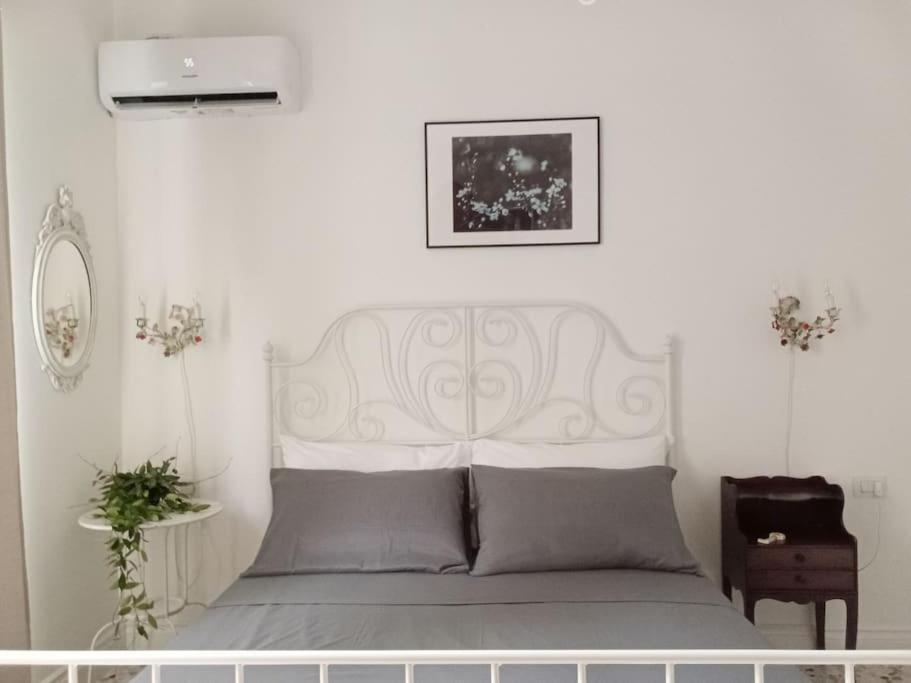 Apartamento La Casa Di Madhu Catania Exterior foto
