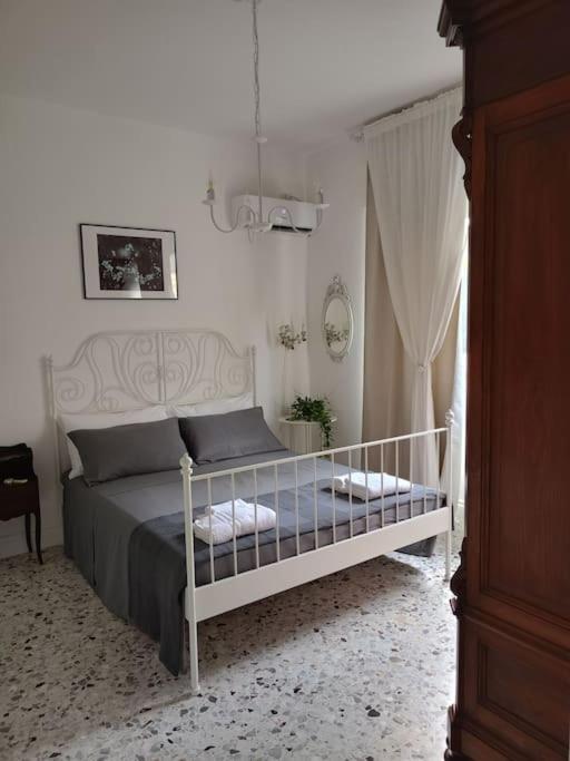 Apartamento La Casa Di Madhu Catania Exterior foto